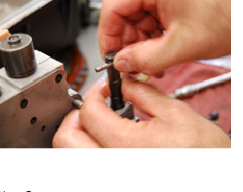 Placing the link into the valve groove